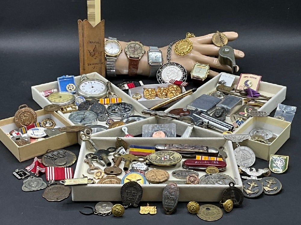 Men’s Vintage Curious Lot - Medals, Military, Compasses, Pocket Knives, Medallions: Men’s Vintage Curious Lot - Medals, Military, Compasses, Pocket Knives, Medallions. Large lot. As seen in photograph preview.