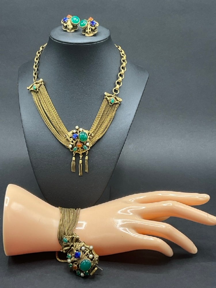 1940’s Costume Jewelry Parure Set (1 of 9)