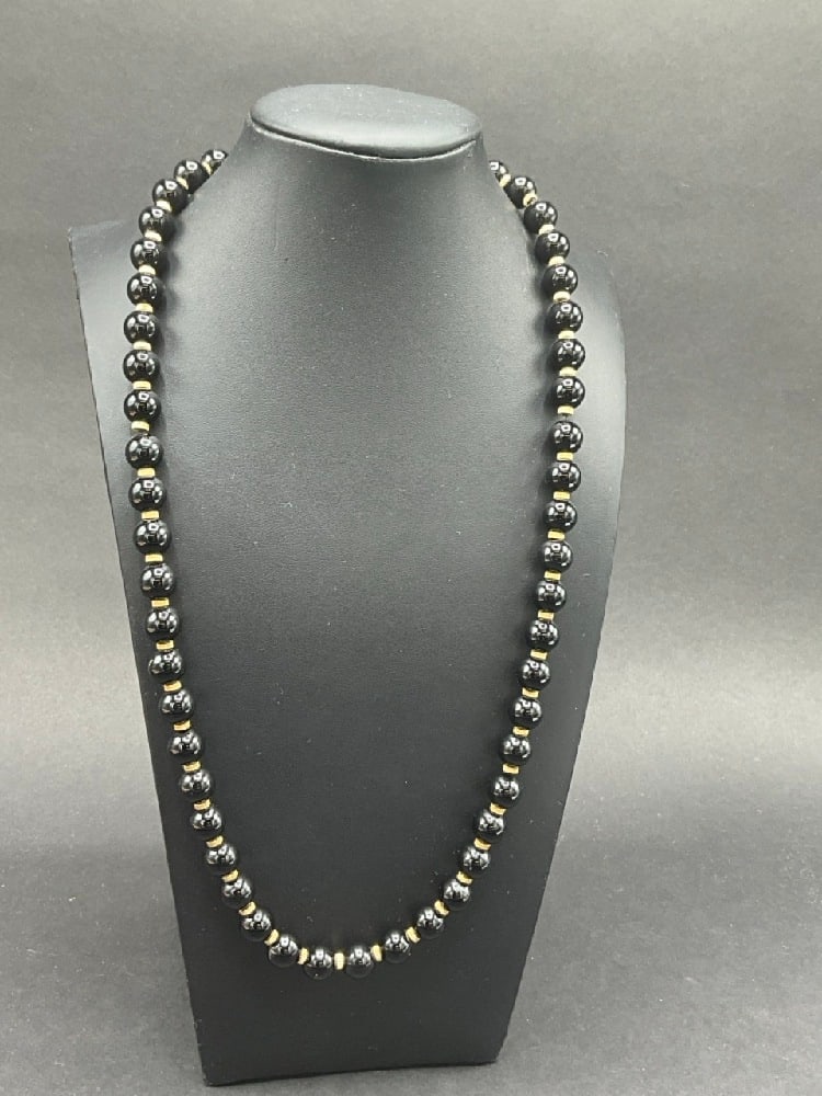 24?? 14K Yellow Gold Black Onyx Bead Necklace: 24” 14K Yellow Gold Black Onyx Bead Necklace.