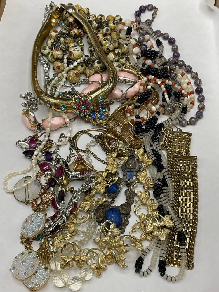 Compiled Lot of Gold Filled & Beaded Vintage Jewelry - Coro, Kuru, Dodds (1 of 8)