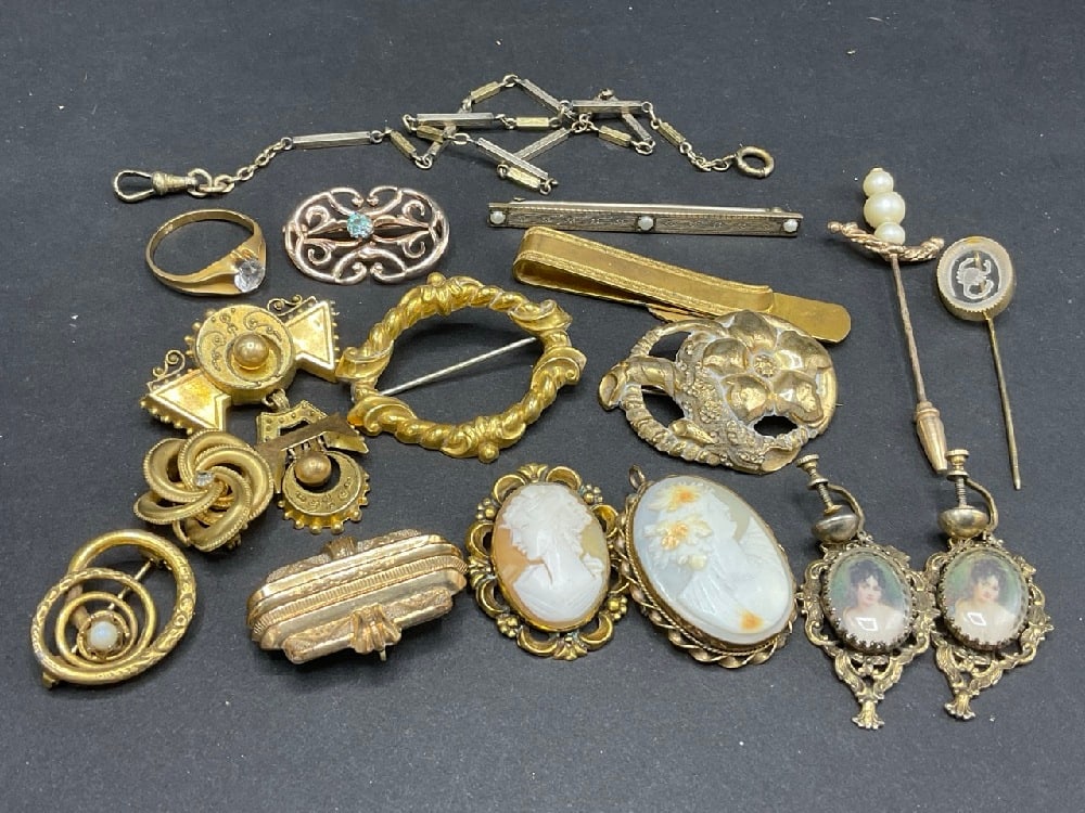 Compiled Antique Victorian Era Goldtone Jewelry Lot (1 of 3)