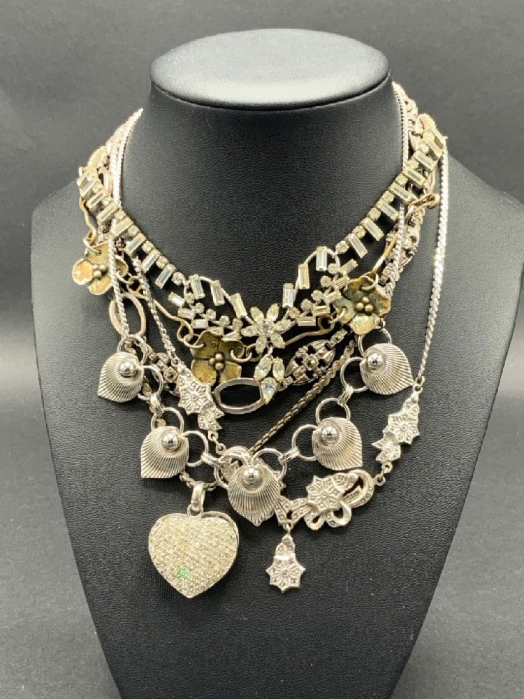 Six (6) Vintage Sterling Silver Necklaces: Six (6) Vintage Sterling Silver Necklaces.Total Weight 111.4 gramsQty 6