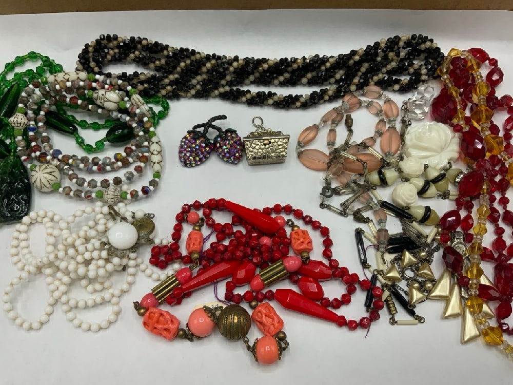 Vintage Estate Compiled Costume Jewelry Lot w/Art Deco Glass Necklaces: Vintage Estate Compiled Costume Jewelry Lot w/Art Deco Glass Necklaces. As seen in photograph preview.