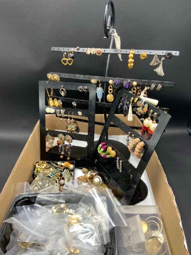 Large Mixed Vintage Costume Jewelry Lot w/ Stands - Givenchy, Jan Michaels, Napier, Coro, Sarah Cov: Large Mixed Vintage Costume Jewelry Lot w/ Stands - Givenchy, Jan Michaels, Napier, Coro, Sarah Cov.