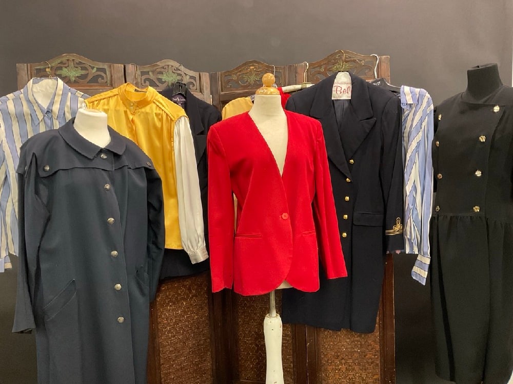 Vintage Estate Designer Lady’s Separates Group Lot (1 of 20)