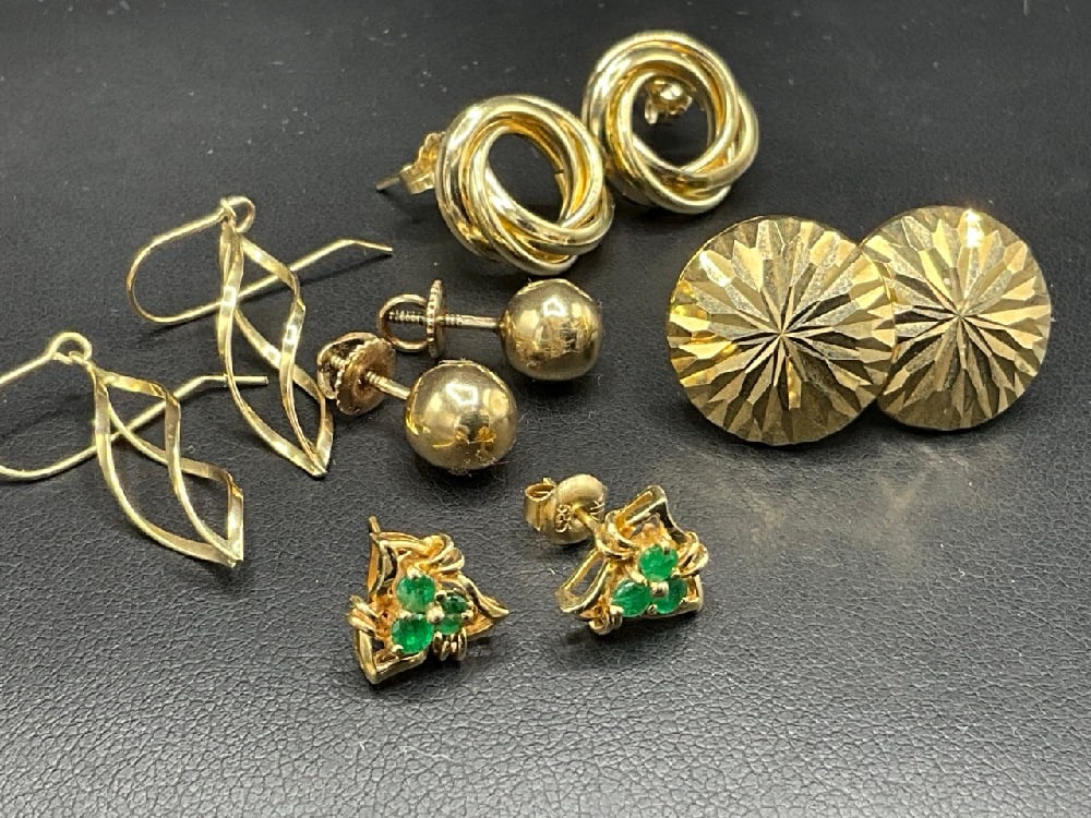 Five (5) Pairs of 14K Yellow Gold Earrings, Emeralds (1 of 3)