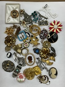 Vintage Costume Jewelry Brooch & Pin Lot - Lilly Flower St, Trifari