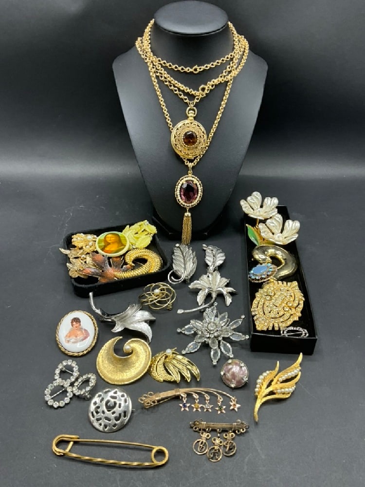 Vintage Costume Jewelry Grouping - Monet, Coro: Estate Compiled Vintage Costume Jewelry Group. Monet, Coro Etc. As seen in photograph preview.