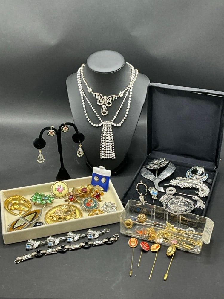 Vintage Costume Jewelry Grouping - Sterling Silver, Micromosaic, Coro Craft Sterling, TINN, Emmons: Vintage Costume Jewelry Grouping - Sterling Silver, Micromosaic, Coro Craft Sterling, TINN, Emmons. As seen in photograph preview.