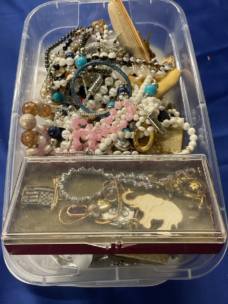 Costume Jewelry Box Lot (1 of 7)
