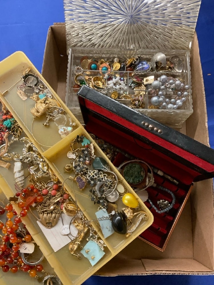 Compiled Costume Jewelry Group Lot (1 of 7)