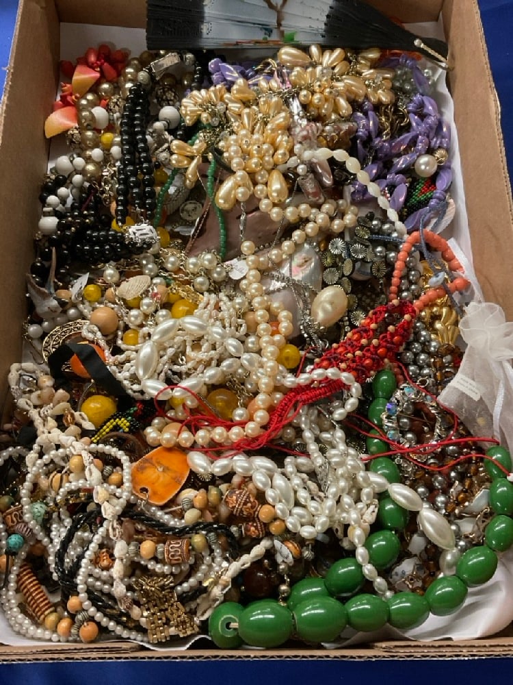 Costume Jewelry Tray Lot (1 of 8)