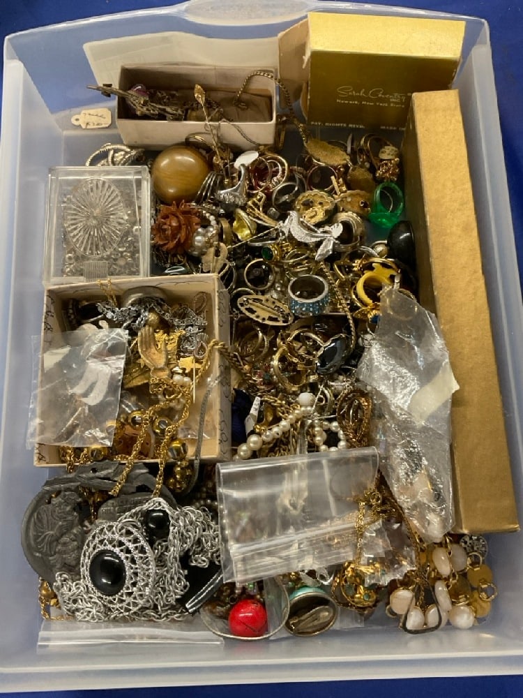 Estate Compiled Jewelry Lot: Estate Compiled Costume Jewelry Tray Lot. As seen in photograph preview.