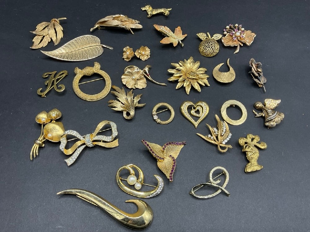 Desinger Costume Pin/Brooch Lot (1 of 6)
