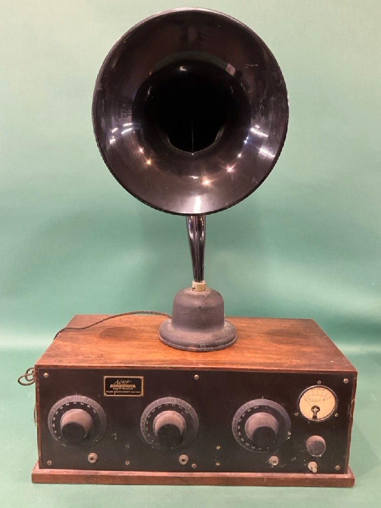 1924 Ware Type W Neutrodyne Radio w/ Grisby Grunow Horn (1 of 10)