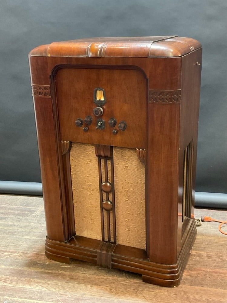 Radio- Scott Allwave 23 in Warrington Cabinet Good Chrome Shortwave Works, AM is Weak (1 of 11)