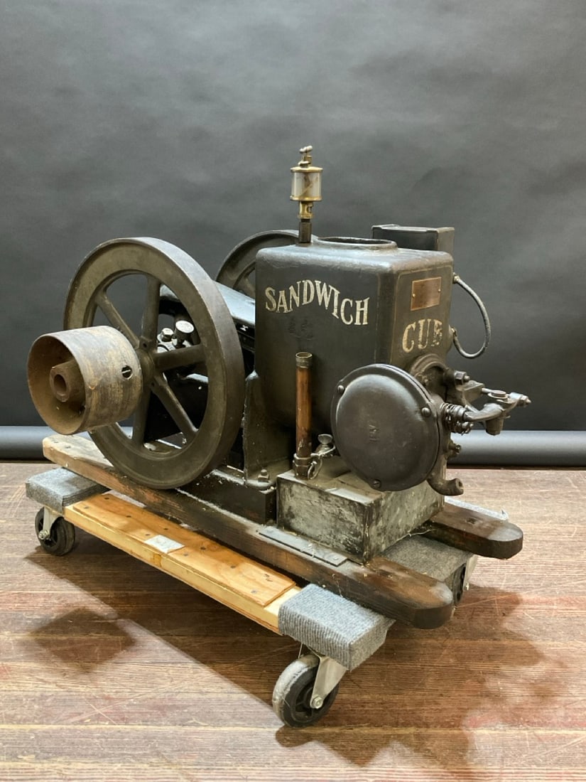 1/2 HP Hit And Miss Sandwich Mfg. Co. "Cub" Engine (1 of 7)