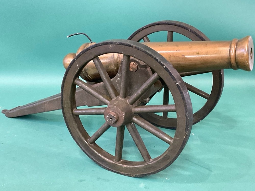 Antique Black Powder Signal Cannon (1 of 7)