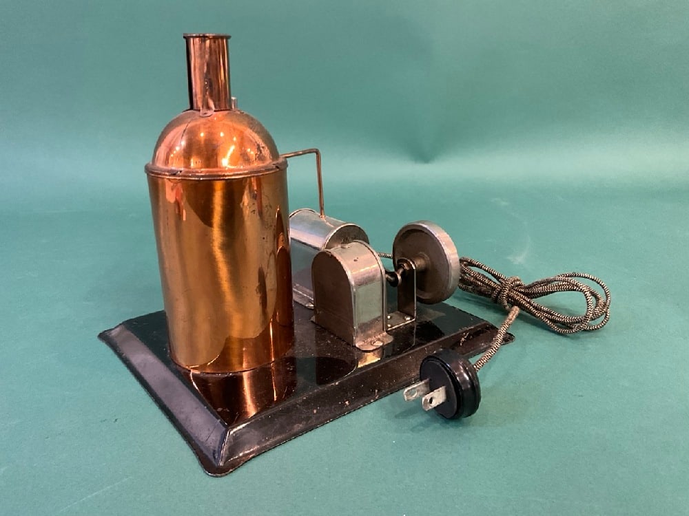 Unmarked “Steam Engine?? Toy Motor w/ Copper Boiler (1 of 4)