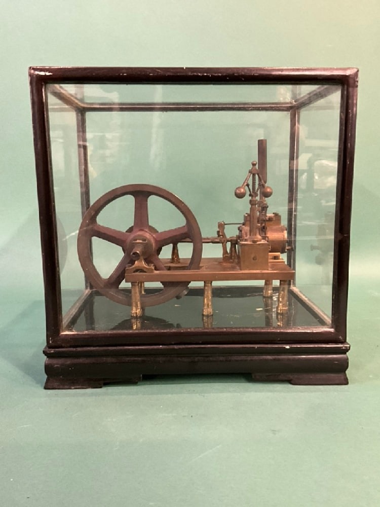Small, Highly Detailed Iron/Brass Model Steam Engine in Newer Display Case (1 of 5)