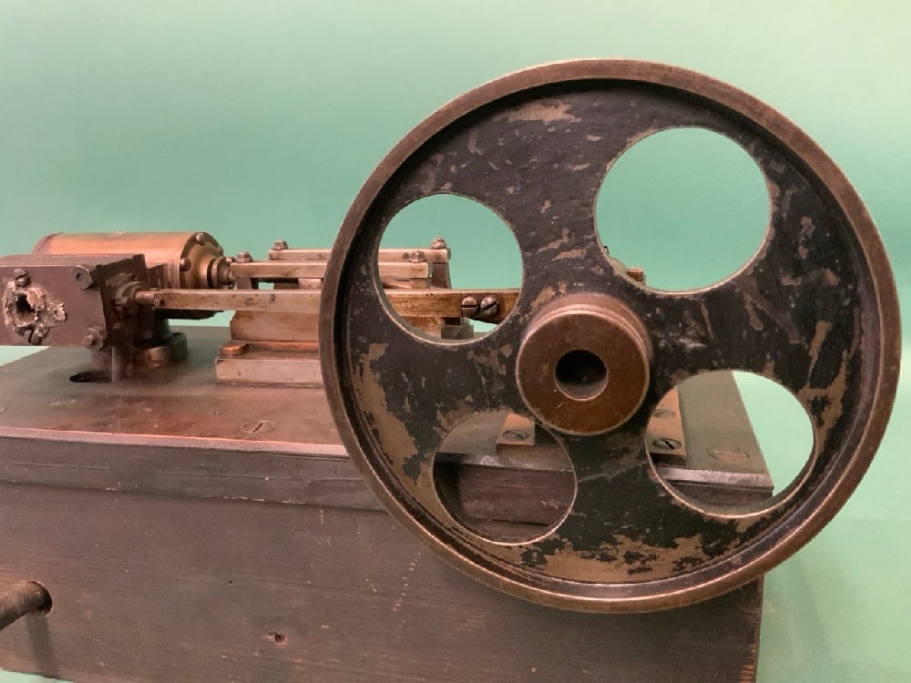 Small Antique Steam Engine - 3
