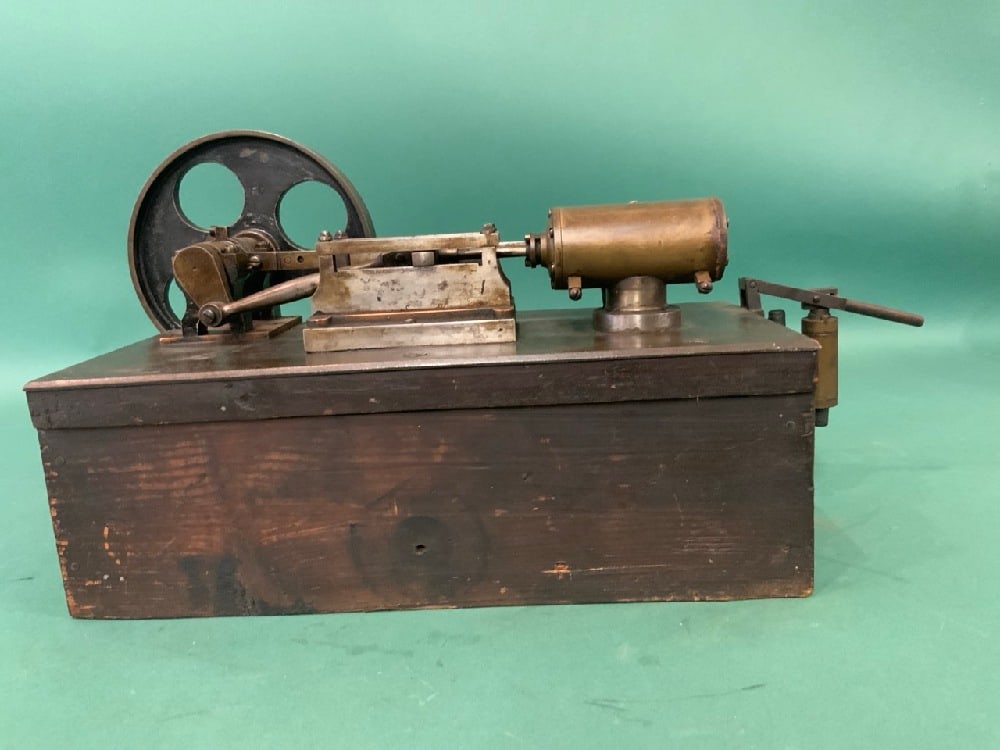 Small Antique Steam Engine - 6