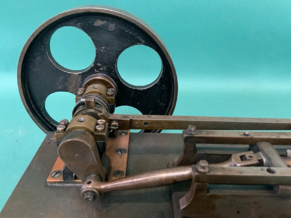 Small Antique Steam Engine - 7