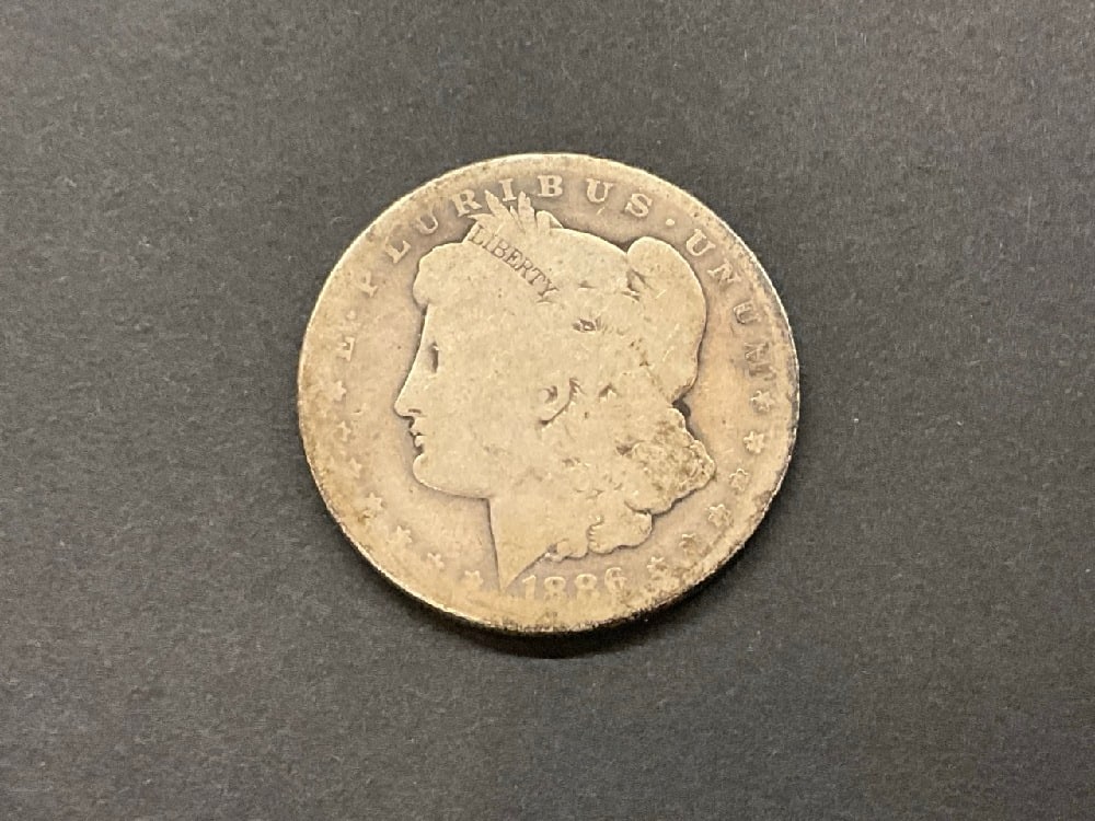 1886 O Morgan Silver Dollar (1 of 2)