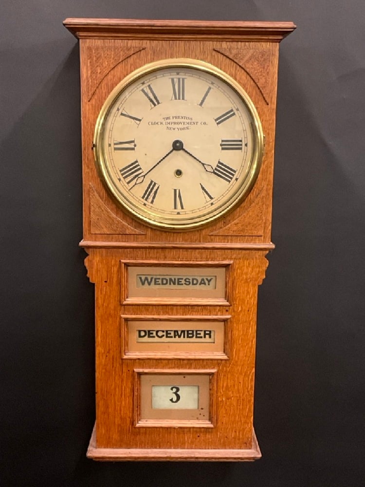 Antique Wall Mount Oak Prentess Calendar Clock (1 of 9)