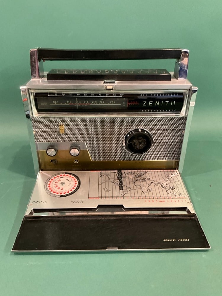 Zenith Royal 7000 Trans Oceanic Portable Radio (1 of 6)