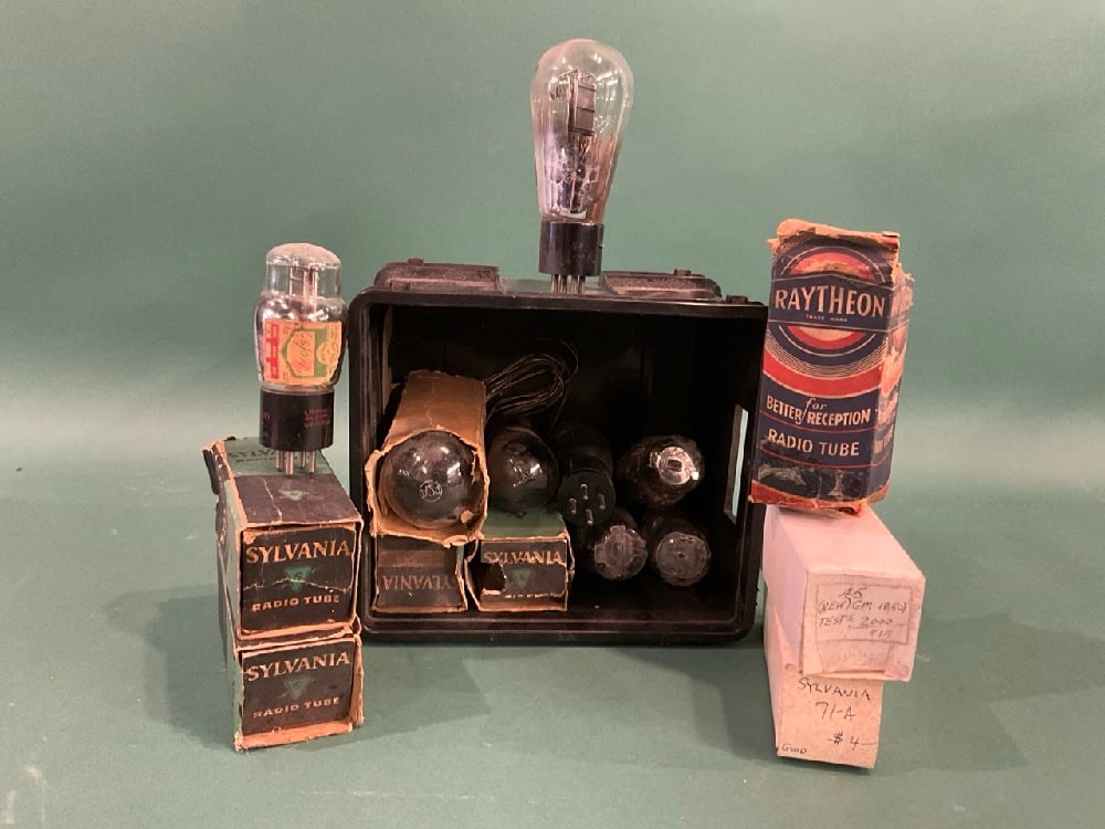 Lot of Vintage Radio Tubes (1 of 4)