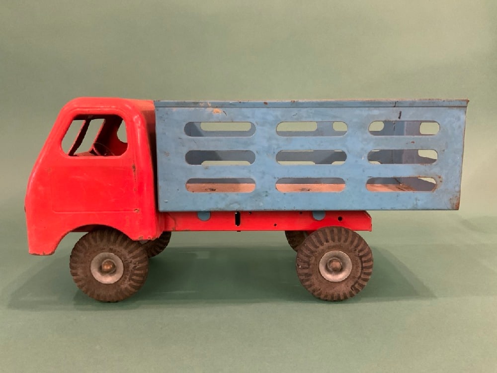 Vintage Tri-ang Dairies Pressed Steel Milk Churn Lorry (1 of 9)