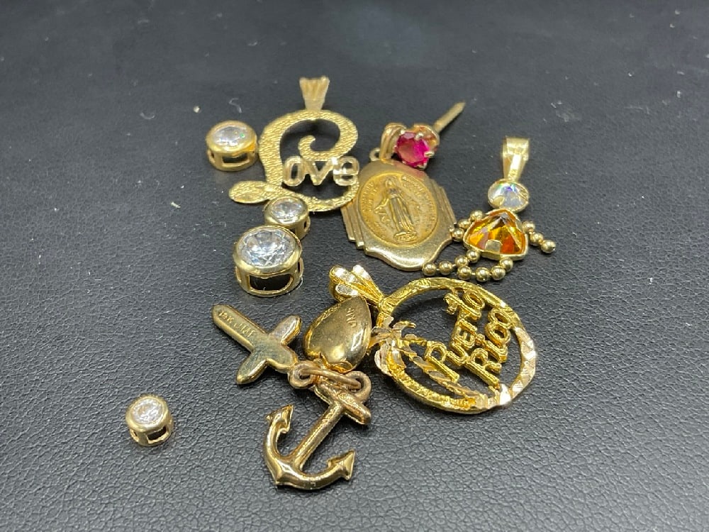 14K Yellow Gold Pendants, Pins and Misc. Gold Lot (1 of 3)