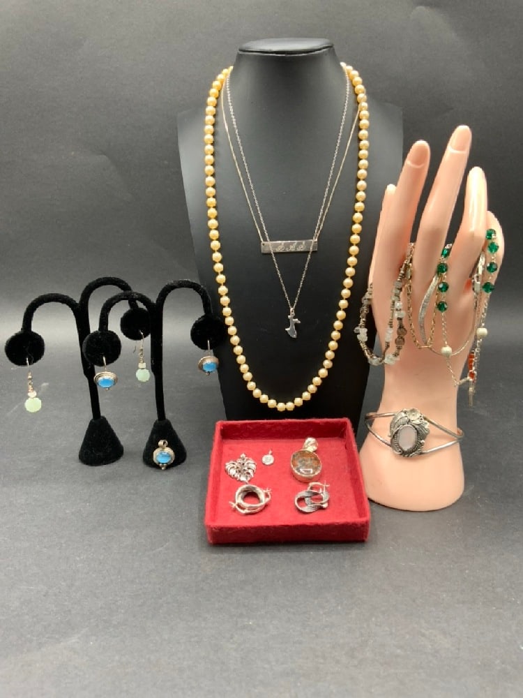 Estate Compiled Sterling Silver Jewelry Group: Estate Compiled Sterling Silver Jewelry Group.Total weight: 105 grams. As seen in photograph preview.