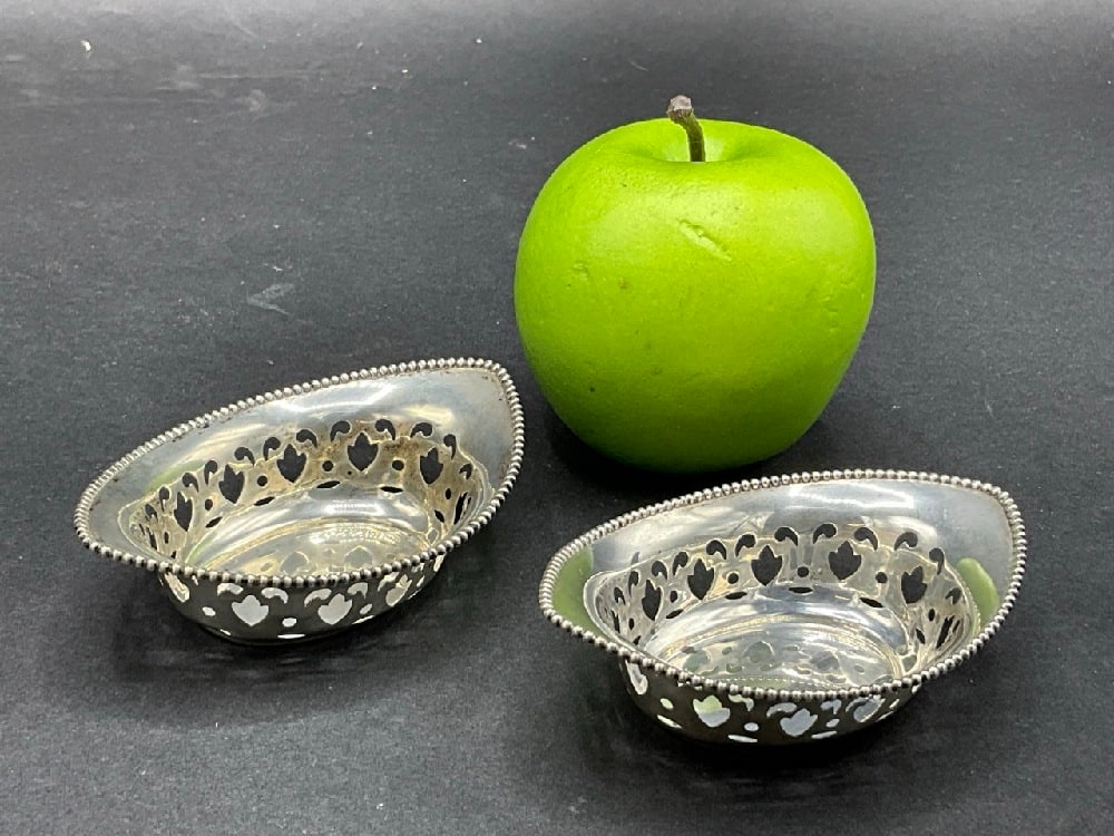 Two (2) Sterling Silver Nut Dishes: Two (2) Sterling Silver Nut Dishes. Total weight: 40.8 grams.