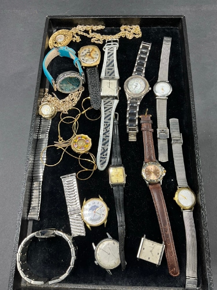 Compiled Vintage Watch Lot for Repair: Compiled Vintage Watch Lot for Repair. As seen in photograph preview.