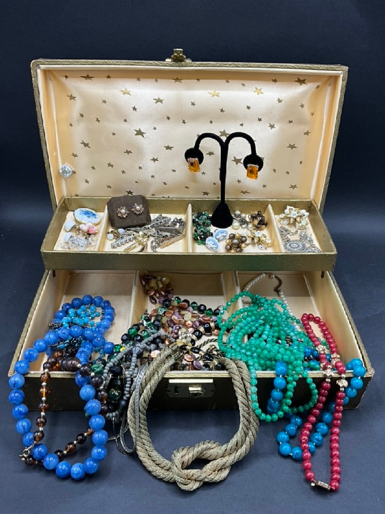 Vintage Jewelry Box w/ Miriam Haskell, 14KT GF, Monet, 925, Trifari: Vintage Jewelry Box w/ Miriam Haskell, 14KT GF, Monet, 925.