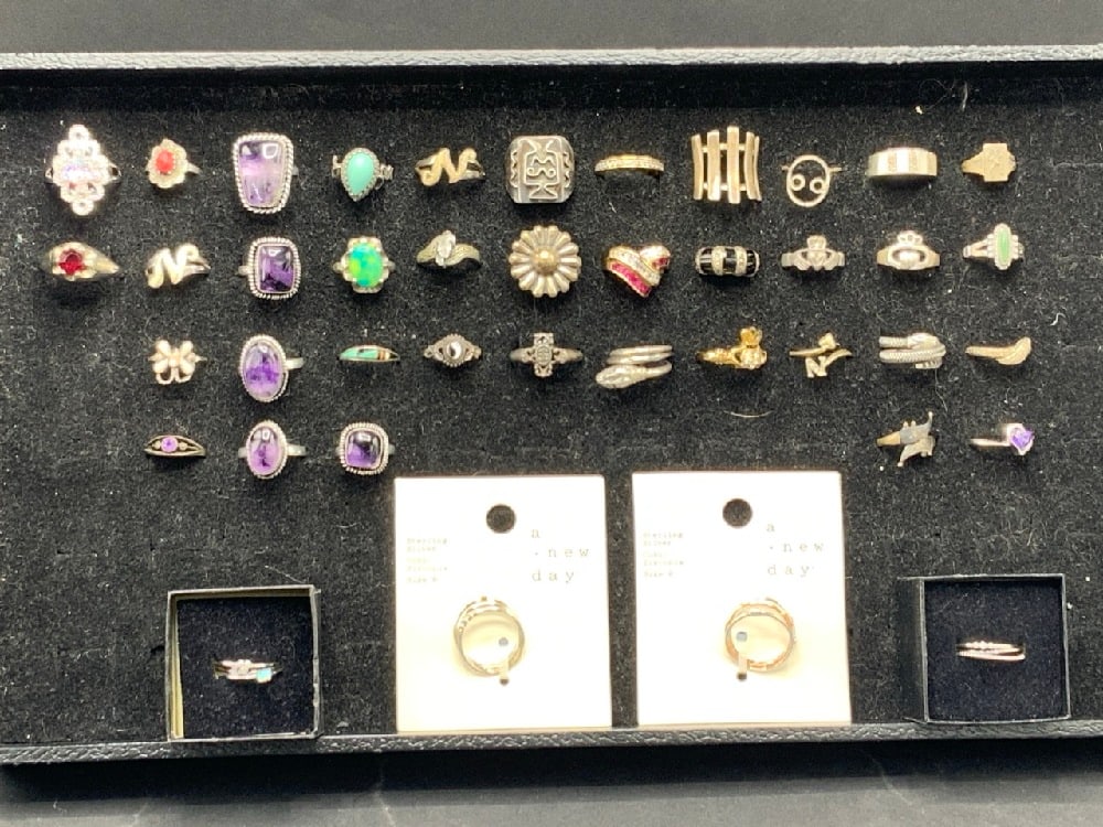 Large Grouping of Sterling Silver Rings: Large Grouping of Sterling Silver Rings. As seen in photograph preview.