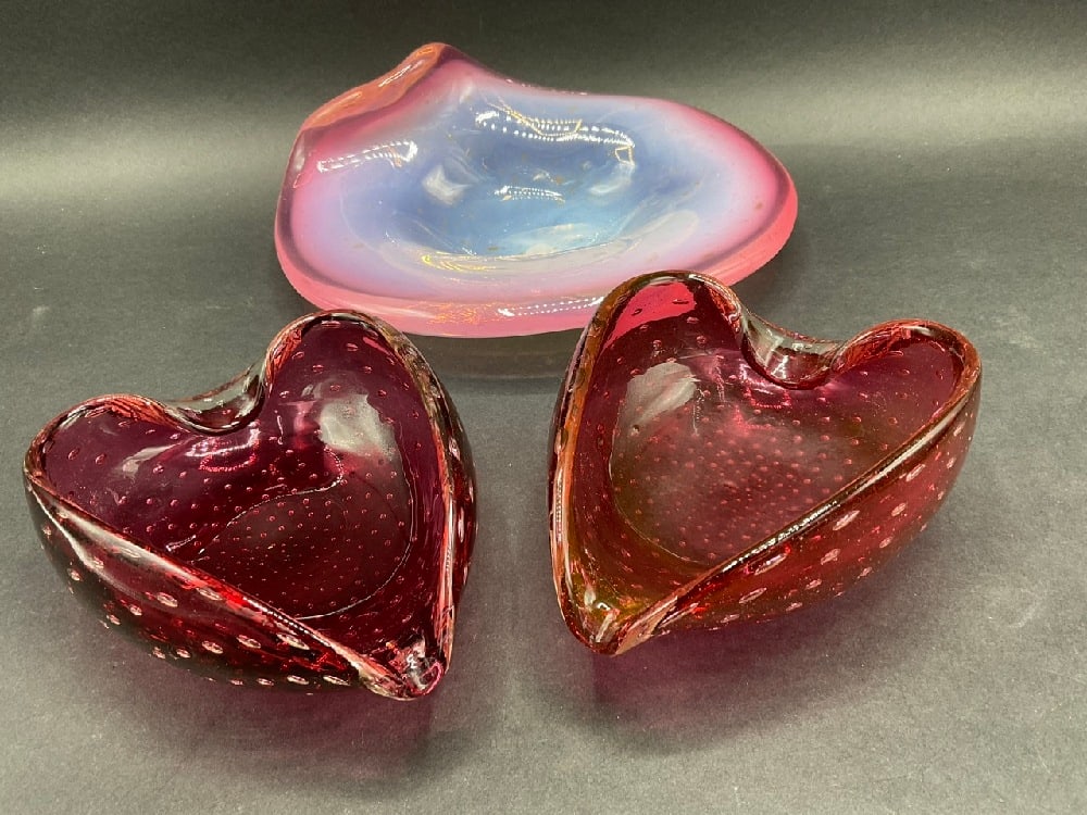 Three (3) Vintage Murano Glass Dishes: (3) Murano Glass Dishes.Dimensions: Lg Bowl - 3” x 8 1/2” x 6 1/2” Sm Bowl - 2 1/4” x 4 1/2” x 5 1/2”