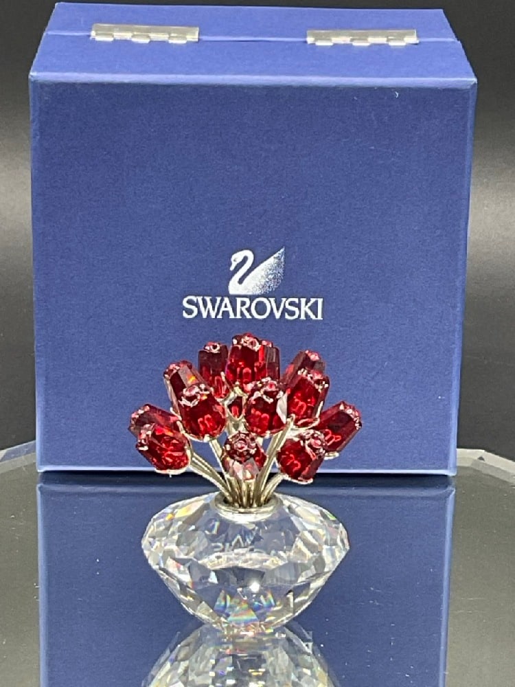 Swarovski Crystal Vase of Red Roses Figurine (1 of 6)