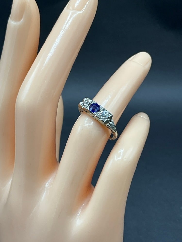 18K White Gold Diamond Sapphire Ring (1 of 5)