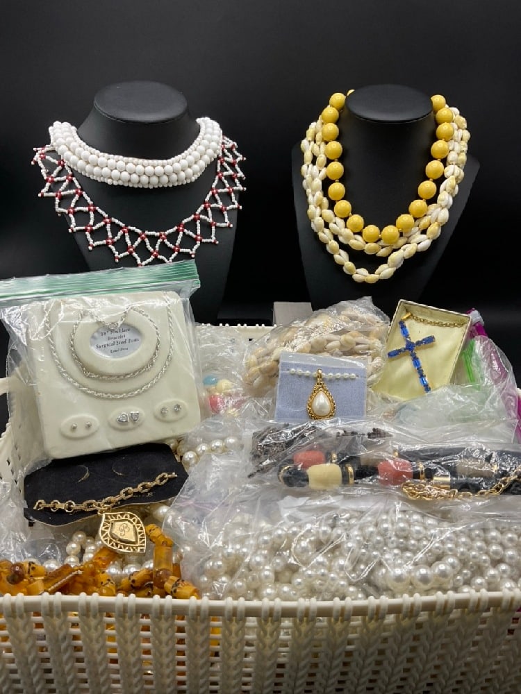 Large Lot Vintage Costume Necklaces & Sets (1 of 4)