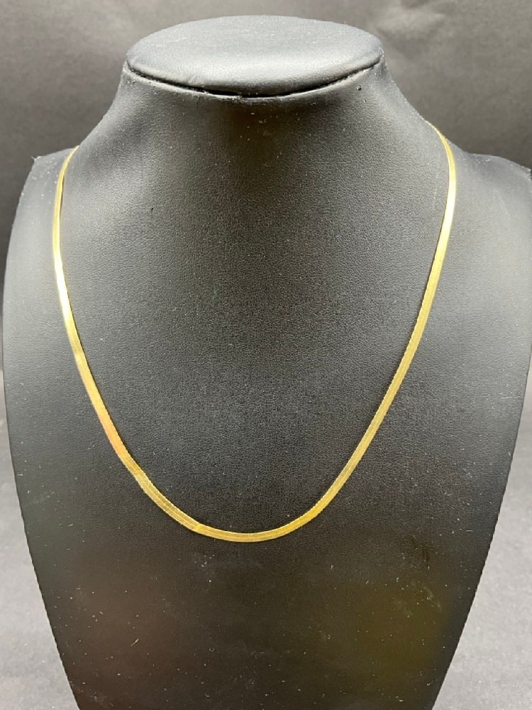 14K Yellow Gold Herringbone 16" Necklace: 14K Yellow Gold Herringbone 16" Necklace.Dimensions: 16" length.Total weight: 3.6 grams.