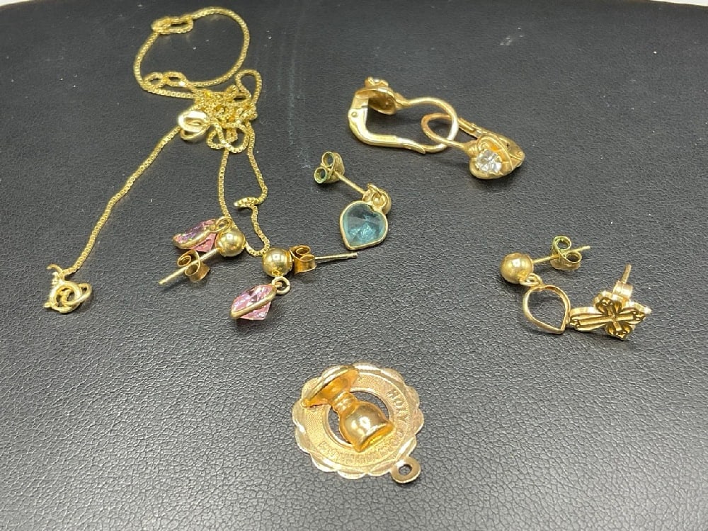 Scrap or Use 14K Yellow Gold Jewelry Group (1 of 3)