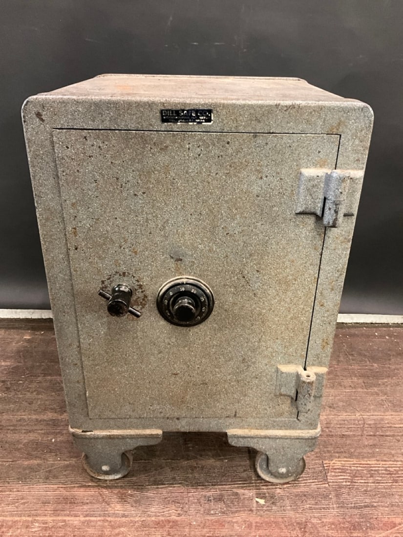 Dill Security Safe Co w/ Combo: Dill Security Safe Co w/ ComboDimensions: 29” x 18” x 18”