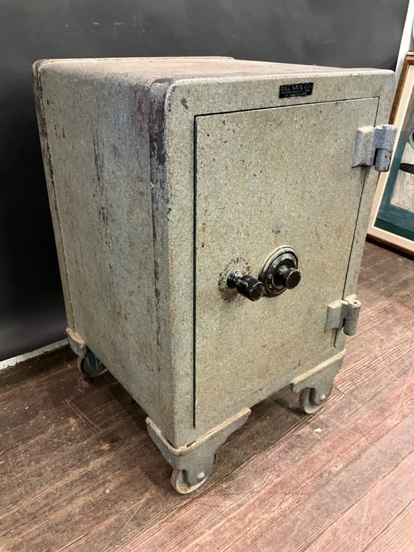 Dill Security Safe Co w/ Combo - 4