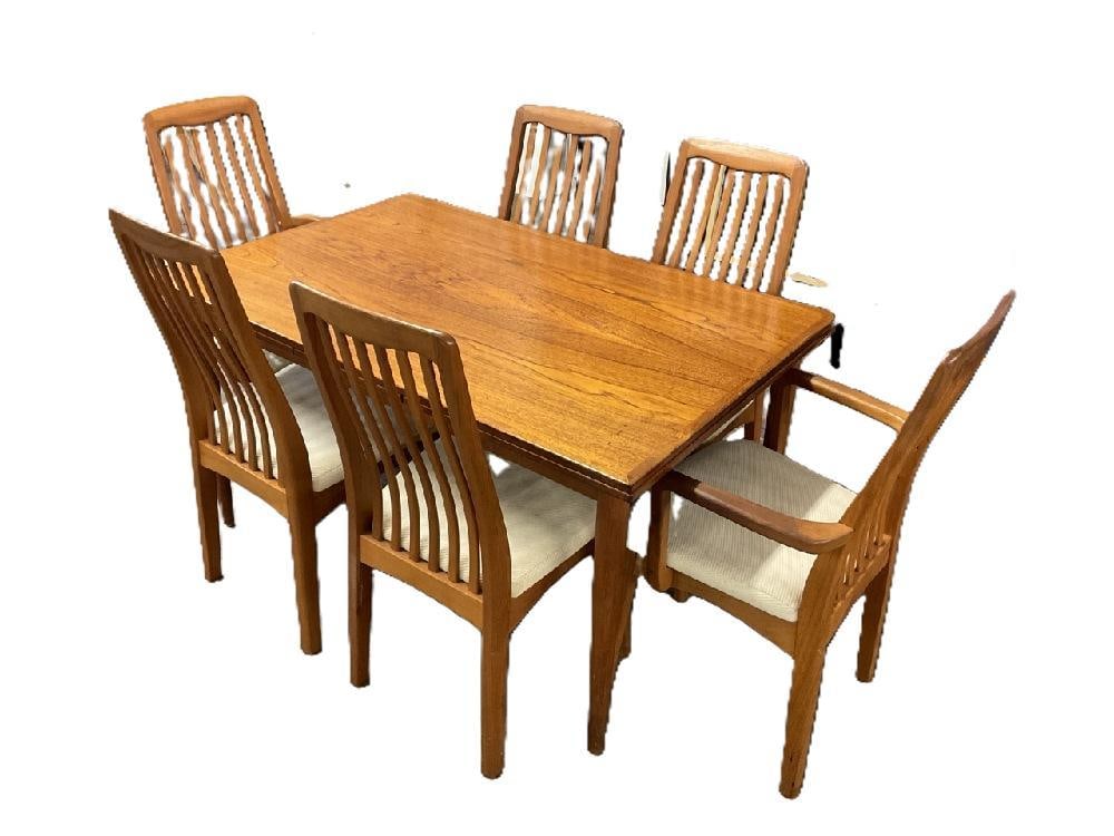 Danish Skovmand & Andersen Dining Room Table With Benny Linden Design Chairs: Danish Skovmand & Andersen Dining Room Table With Six (6) Signed Benny Linden Design Chairs.Dimensions of table 28.5” H x 52”W x 34” DDimensions of chairs 39” H x 20.5” W