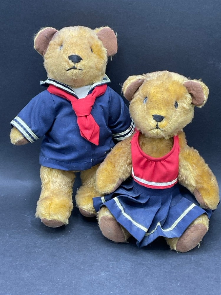Two Vintage 7 1/2?? Jointed Plush Bears: Two Vintage 7 1/2” Jointed Plush Bears .