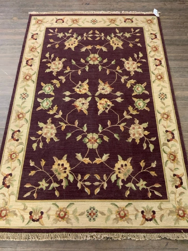 Indian Hand Woven 100% Wool Rug - Kashan Design: Indian Hand Woven 100% Wool Rug - Kashan Design. Dimensions: 9’ x 6’