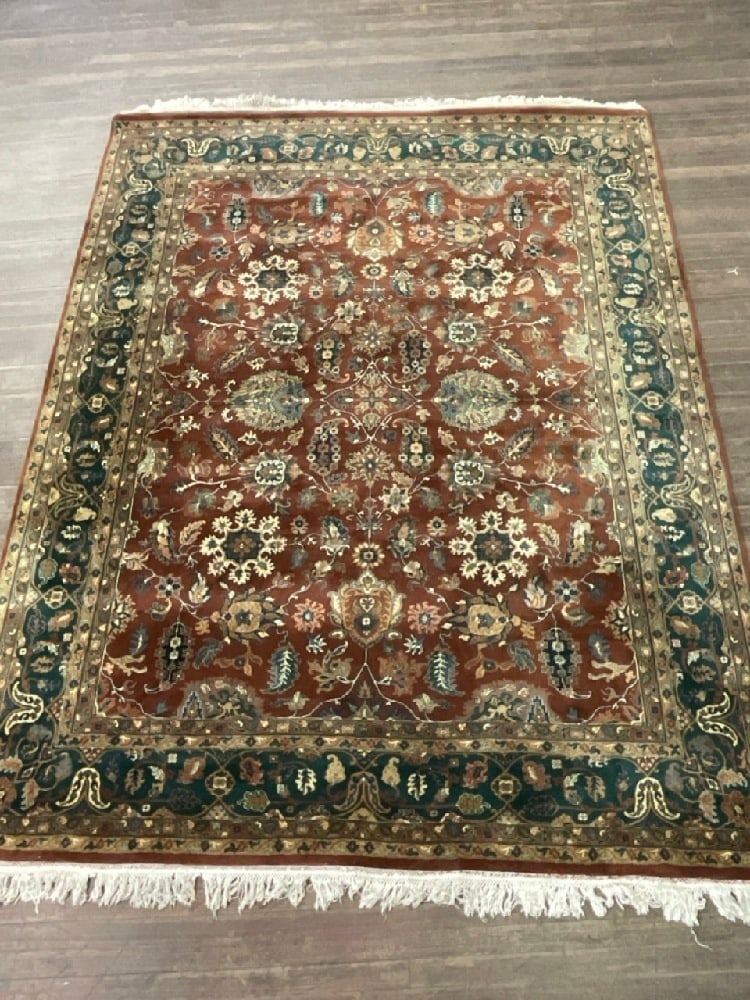 Persian Wool Area Rug 10ft X 7ft: Persian Wool Area Rug Condition: Fringe loss, please see images. Dimensions: 10’ 5” x 7’ 9 1/4”